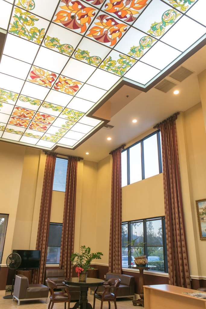 San Bernardino Inn & Suites Интериор снимка