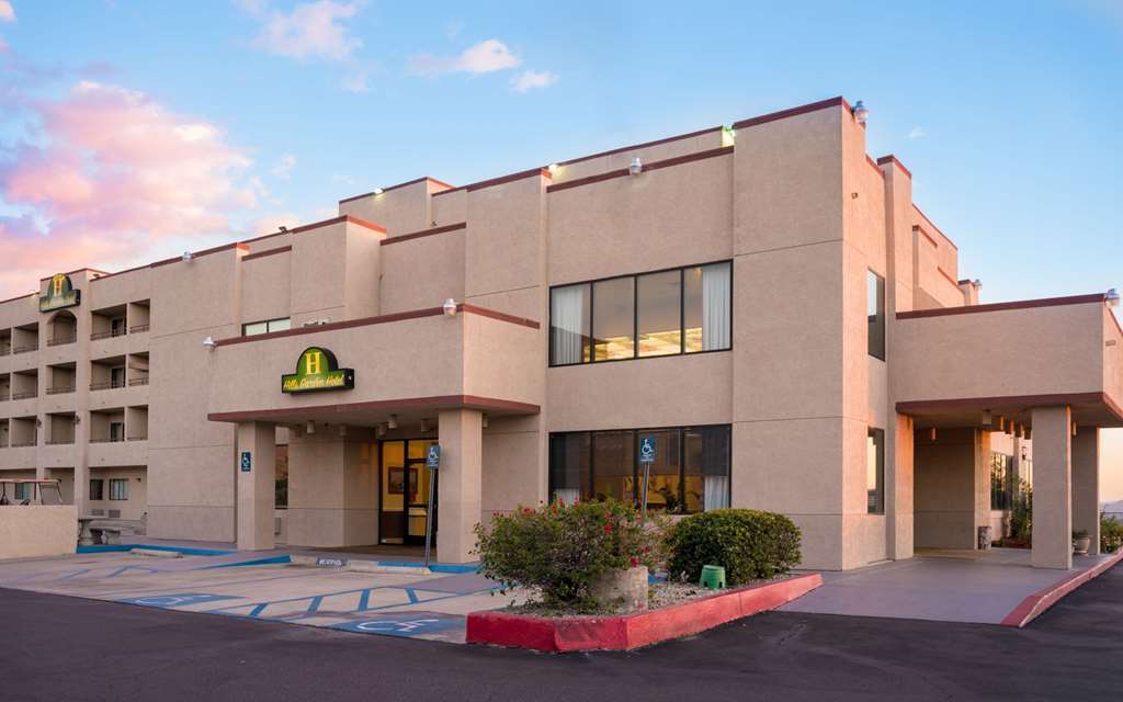 San Bernardino Inn & Suites Екстериор снимка
