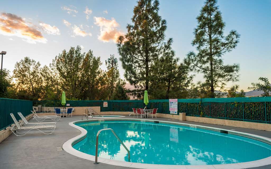 San Bernardino Inn & Suites Съоръжения снимка