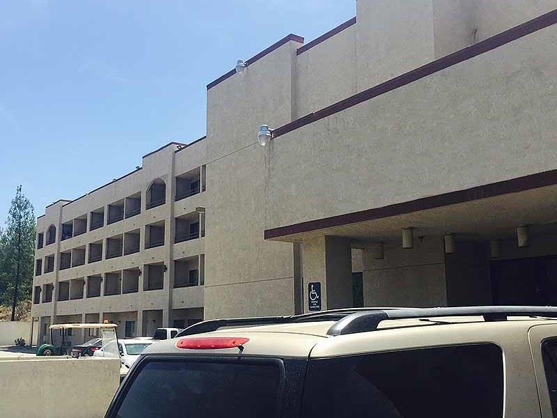 San Bernardino Inn & Suites Екстериор снимка