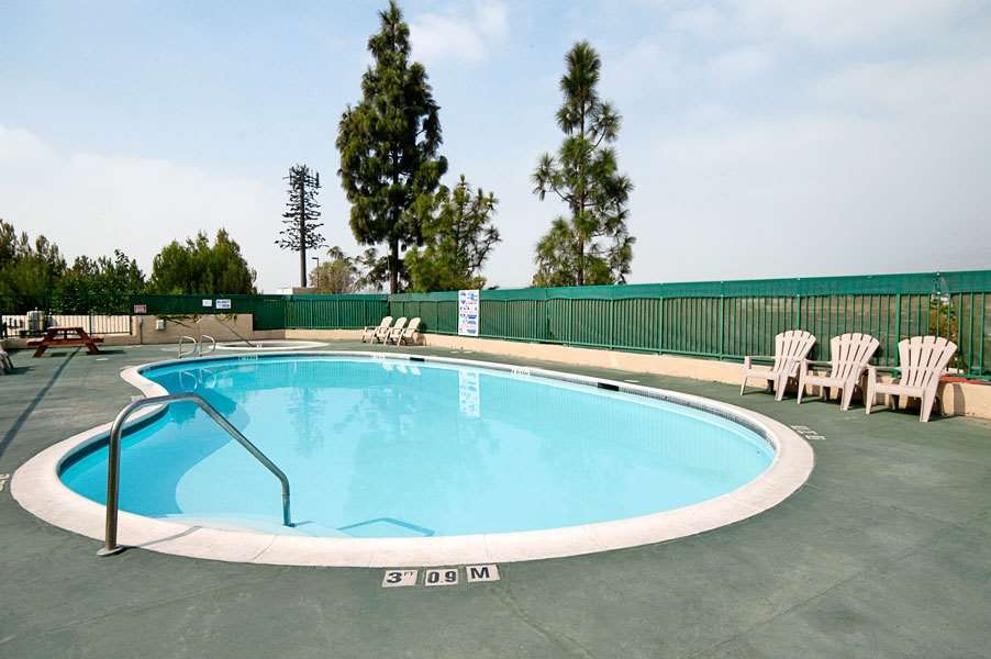 San Bernardino Inn & Suites Съоръжения снимка